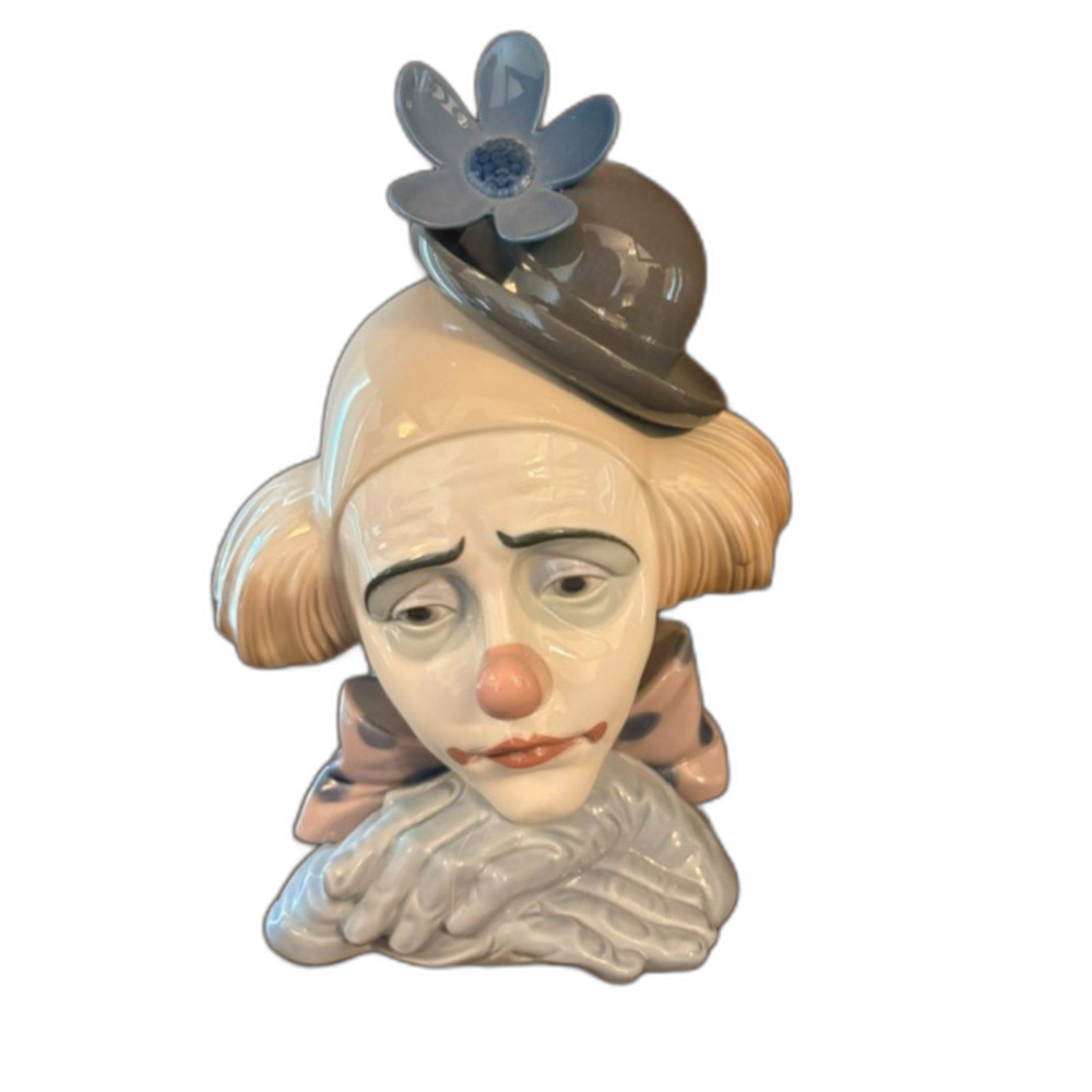 Vintage Lladro "Pensive Clown"  Figurine #5130 with wooden display